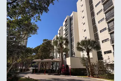 16919 N Bay Rd #117, Sunny Isles Beach, FL 33160 - Photo 2