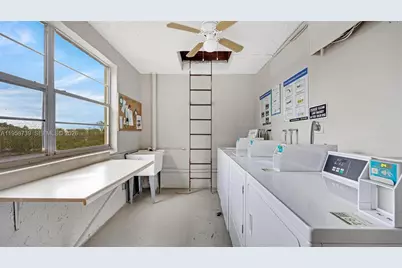 9460 Poinciana Pl #404, Davie, FL 33324 - Photo 16