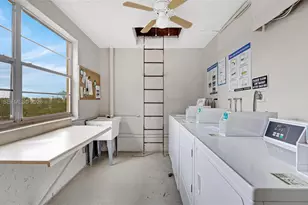 9460 Poinciana Pl, Davie, FL 33324 - Photo 16