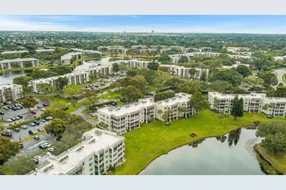 9460 Poinciana Pl #404, Davie, FL 33324 - Photo 20