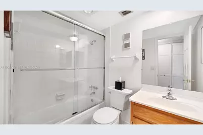 9460 Poinciana Pl #404, Davie, FL 33324 - Photo 12