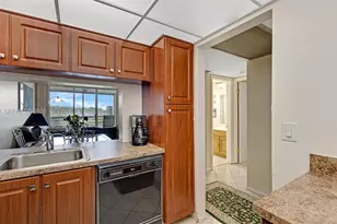 9460 Poinciana Pl, Davie, FL 33324 - Photo 6