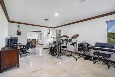 20520 SW 190th St, Miami, FL 33187 - Photo 10