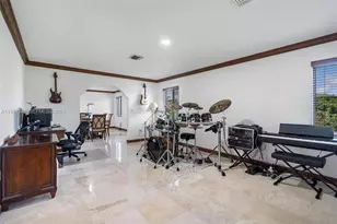 20520 SW 190th St, Miami, FL 33187 - Photo 10