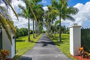 20520 SW 190th St, Miami, FL 33187 - Photo 2
