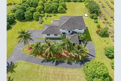 20520 SW 190th St, Miami, FL 33187 - Photo 4