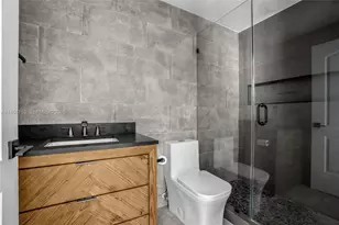 1231 Sorrento Dr, Weston, FL 33326 - Photo 16