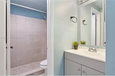 4713 N Pine Island Rd, Sunrise, FL 33351 - Photo 20
