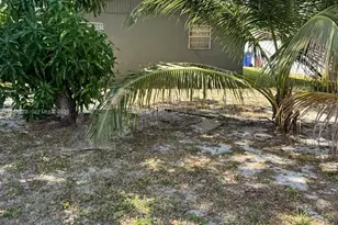 412 NW 21st Terrace, Fort Lauderdale, FL 33311 - Photo 4