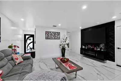 1594 W 73rd St, Hialeah, FL 33014 - Photo 4