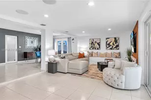1715 NE 40th St, Oakland Park, FL 33334 - Photo 14