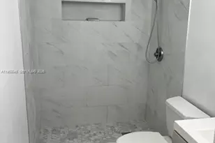 3008 NW 13th St, Miami, FL 33125 - Photo 10