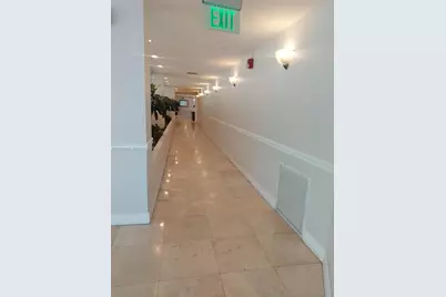 5313 Collins Ave #911, Miami Beach, FL 33140 - Photo 2