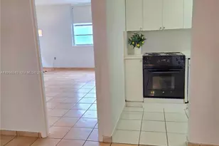 5313 Collins Ave, Miami Beach, FL 33140 - Photo 10