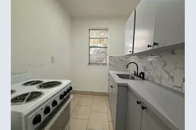1560 SW 5th St #11, Miami, FL 33135 - Photo 8