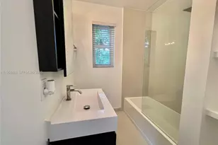 125 NW 100th St, Miami Shores, FL 33150 - Photo 18