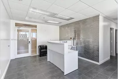 150 SE 2nd Ave #904, Miami, FL 33131 - Photo 2