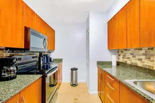 1200 Brickell Bay Dr, Miami, FL 33131 - Photo 6