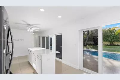 8614 SW 102nd Pl, Miami, FL 33173 - Photo 14