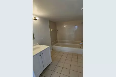 211 Lake Pointe Dr #102, Oakland Park, FL 33309 - Photo 30
