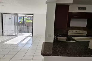 211 Lake Pointe Dr, Oakland Park, FL 33309 - Photo 12
