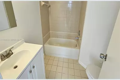211 Lake Pointe Dr #102, Oakland Park, FL 33309 - Photo 32
