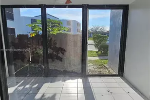 211 Lake Pointe Dr, Oakland Park, FL 33309 - Photo 14