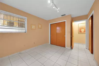 1025 SW 11th St, Miami, FL 33129 - Photo 18