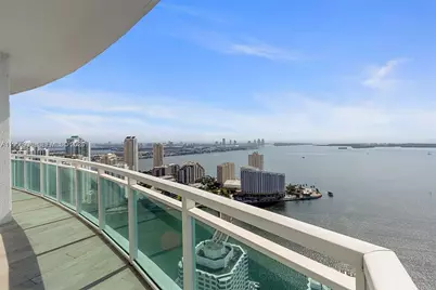 950 Brickell Bay Dr #4411, Miami, FL 33131 - Photo 6