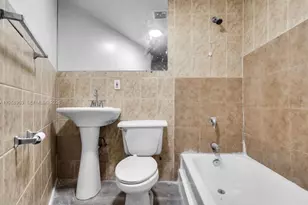 914 NW 80th St, Miami, FL 33150 - Photo 18