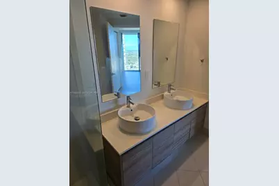 121 NE 34th St #2816, Miami, FL 33137 - Photo 20