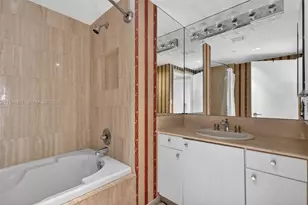 7000 Island Blvd, Aventura, FL 33160 - Photo 28