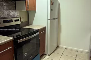 13550 SW 6th Ct, Pembroke Pines, FL 33027 - Photo 2