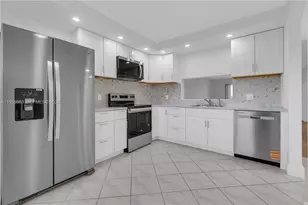 12950 SW 13th St, Pembroke Pines, FL 33027 - Photo 6