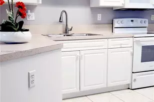 741 SE 2nd St, Homestead, FL 33030 - Photo 4