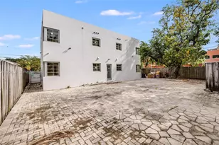 572 NE 67th St, Miami, FL 33138 - Photo 14