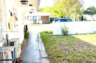 1859 Wiley St, Hollywood, FL 33020 - Photo 4