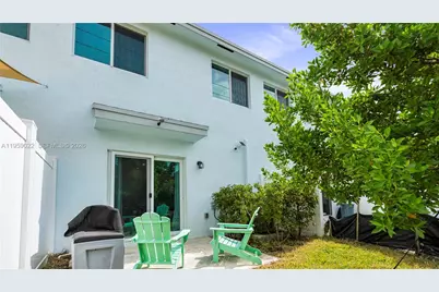 1025 NW 4th Ter, Florida City, FL 33034 - Photo 2