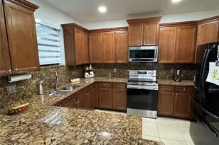8905 NW 98th Ave, Doral, FL 33178 - Photo 10