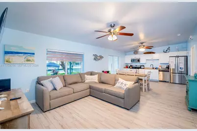 410 10th St, Key Colony, FL 33051 - Photo 4