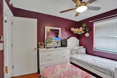 218 NW 75th Ter, Plantation, FL 33317 - Photo 18