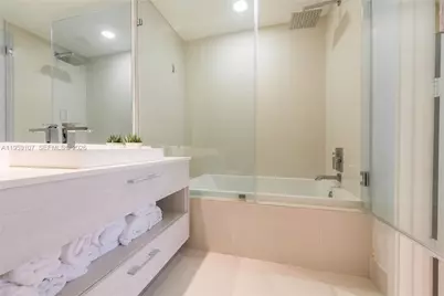 55 SW 9th St #1010, Miami, FL 33130 - Photo 12