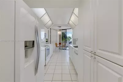 20281 E Country Club Dr #M6, Aventura, FL 33180 - Photo 10