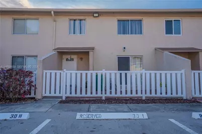 1527 NW 80th Ave #I, Margate, FL 33063 - Photo 2