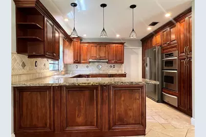 15501 Dover Ct, Davie, FL 33331 - Photo 2