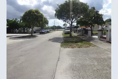 15740 NW 17th Ct, Miami Gardens, FL 33054 - Photo 14