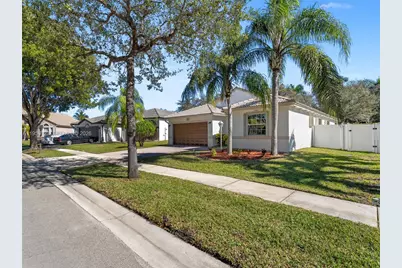1861 NW 142nd Ter, Pembroke Pines, FL 33028 - Photo 42