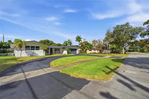 861 N Bel Air Dr, Plantation, FL 33317 - Photo 22