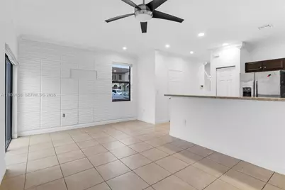 3202 SE 6th St, Homestead, FL 33033 - Photo 6