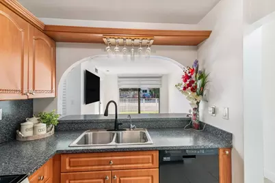 8075 NW 7th St #120, Miami, FL 33126 - Photo 18